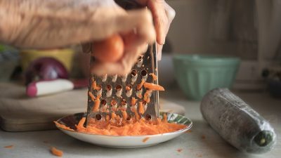 grating, carrot, kitchen